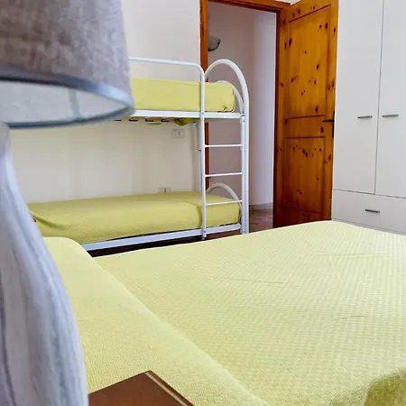 Cecilia Apartman Torre Lapillo